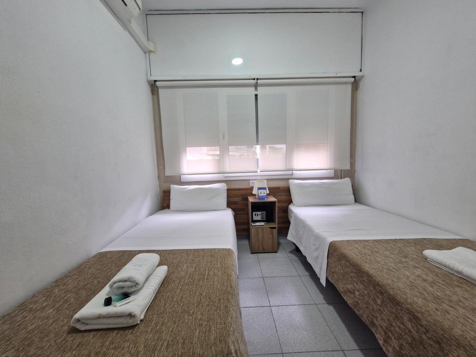 巴塞罗那 伊堪瑙旅馆酒店 外观 照片