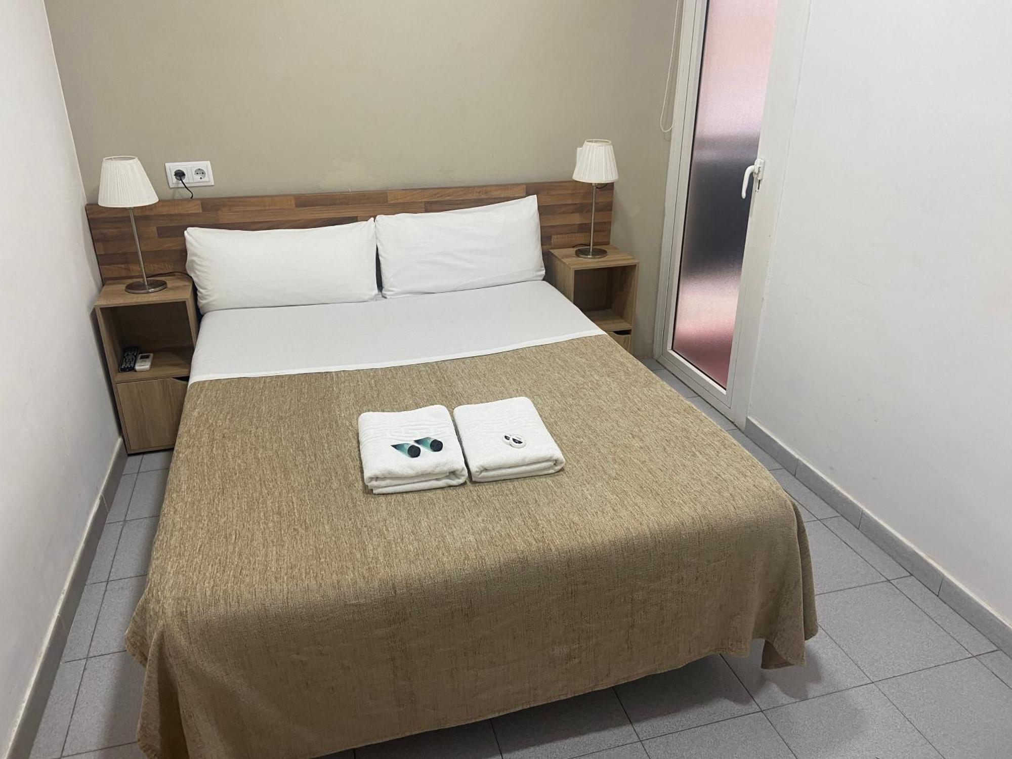 巴塞罗那 伊堪瑙旅馆酒店 外观 照片