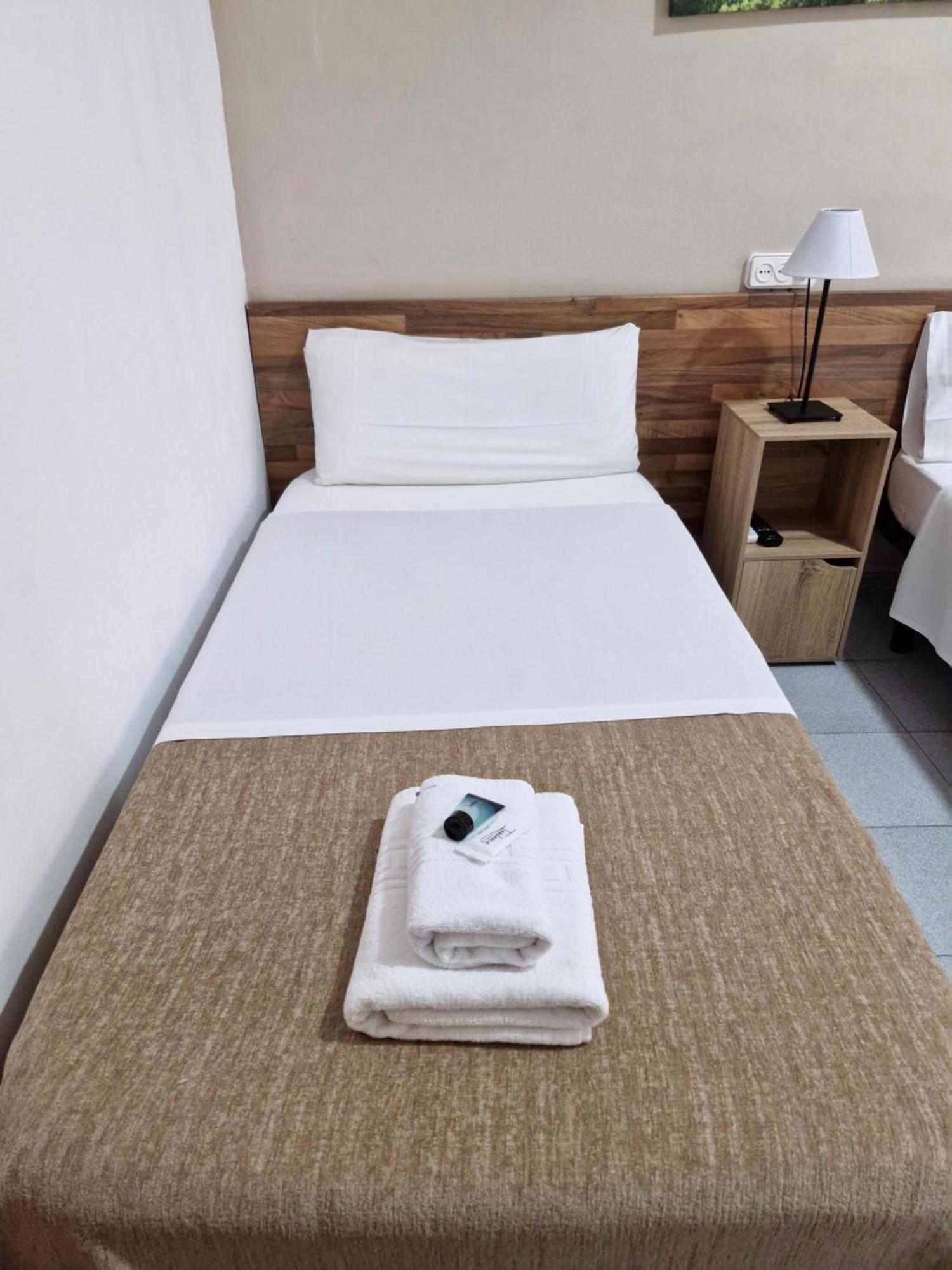 巴塞罗那 伊堪瑙旅馆酒店 外观 照片